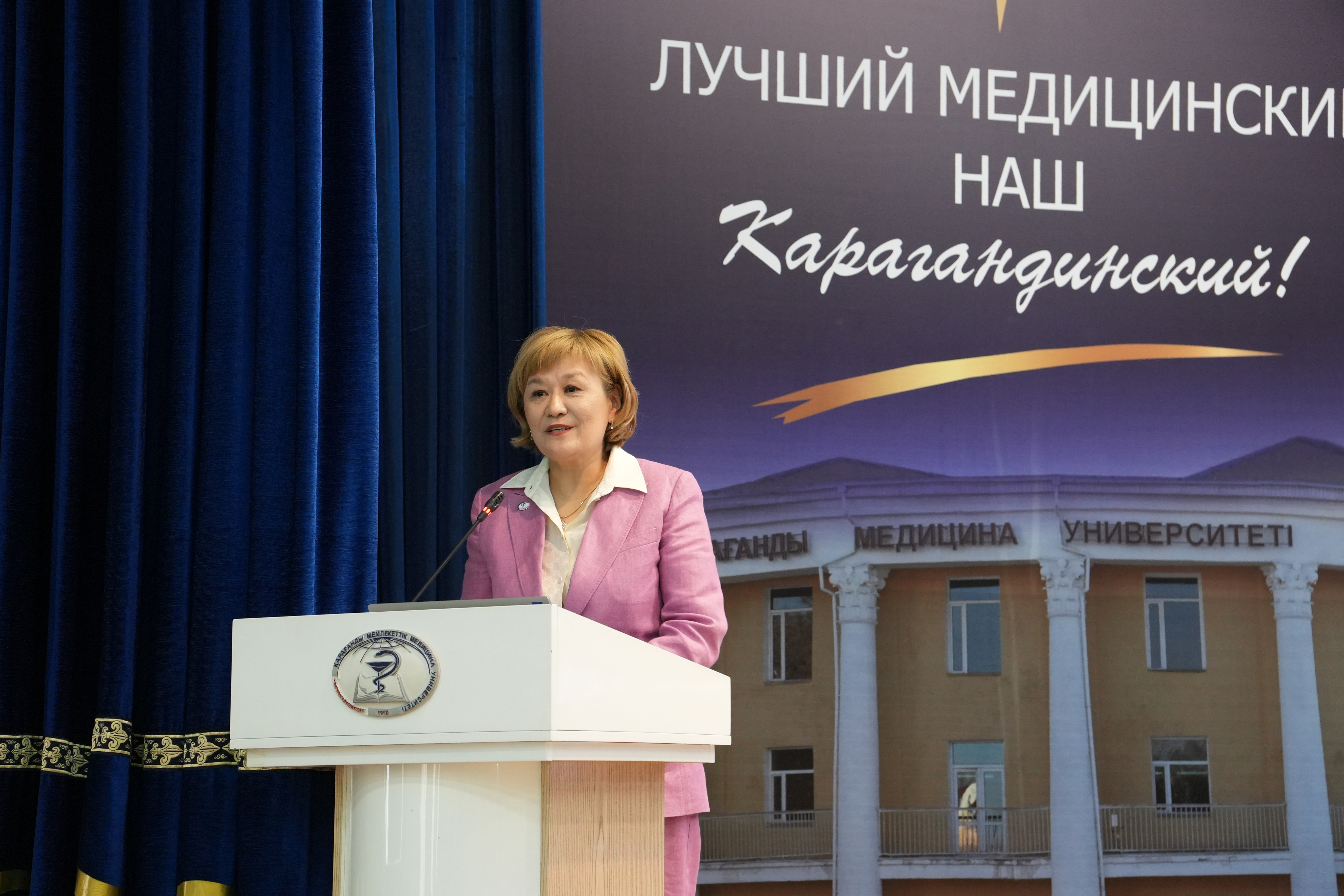 Ұрпақтар сабақтастығы: Қарағанды медицина университеті өз түлектерін қарсы алды
