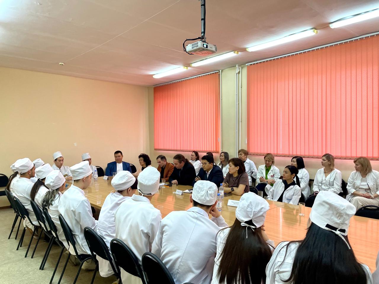Roundtable discussion on the topic of “Saryarka: 75 Years of Karaganda Medical University”