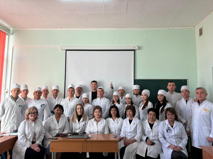 Тәжірибелік зерттеулердегі биоэтика тақырыбы бойынша Қарағанды және Астана медицина университеті студенттерімен жүргізілген пікірталас платформасы