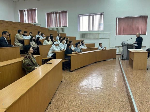 Университеттің білім беру бағдарламаларымен таныстырды