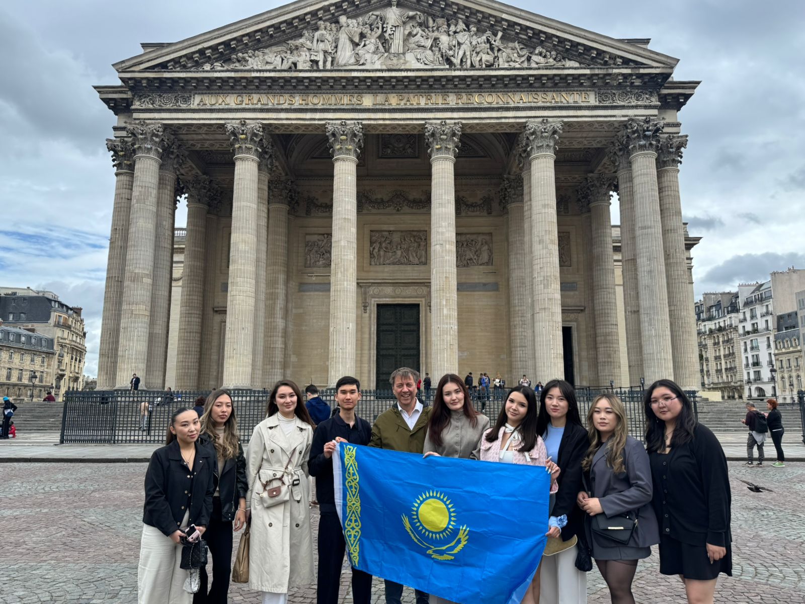 Students and master's students of KMU on internship at the University of Evry Paris-Saclay